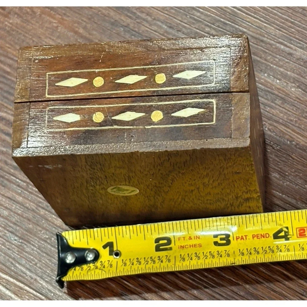 Pier 1 Polished Wooden Trinket Box W/ Brass & White  Inlay ‎ 3.5